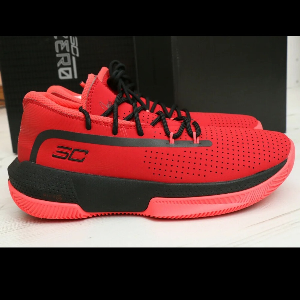 Under Armour boys Stephen Curry 3ZERO III boys trainers SZ 6.5 Y